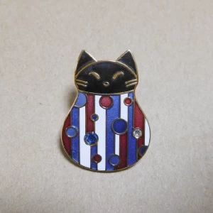 ふく猫　たま | ピンズ | アクセサリー